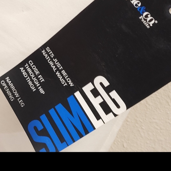 NWT Style & Co. WOMENS size 10P Slim Leg Pant. - Picture 2 of 9